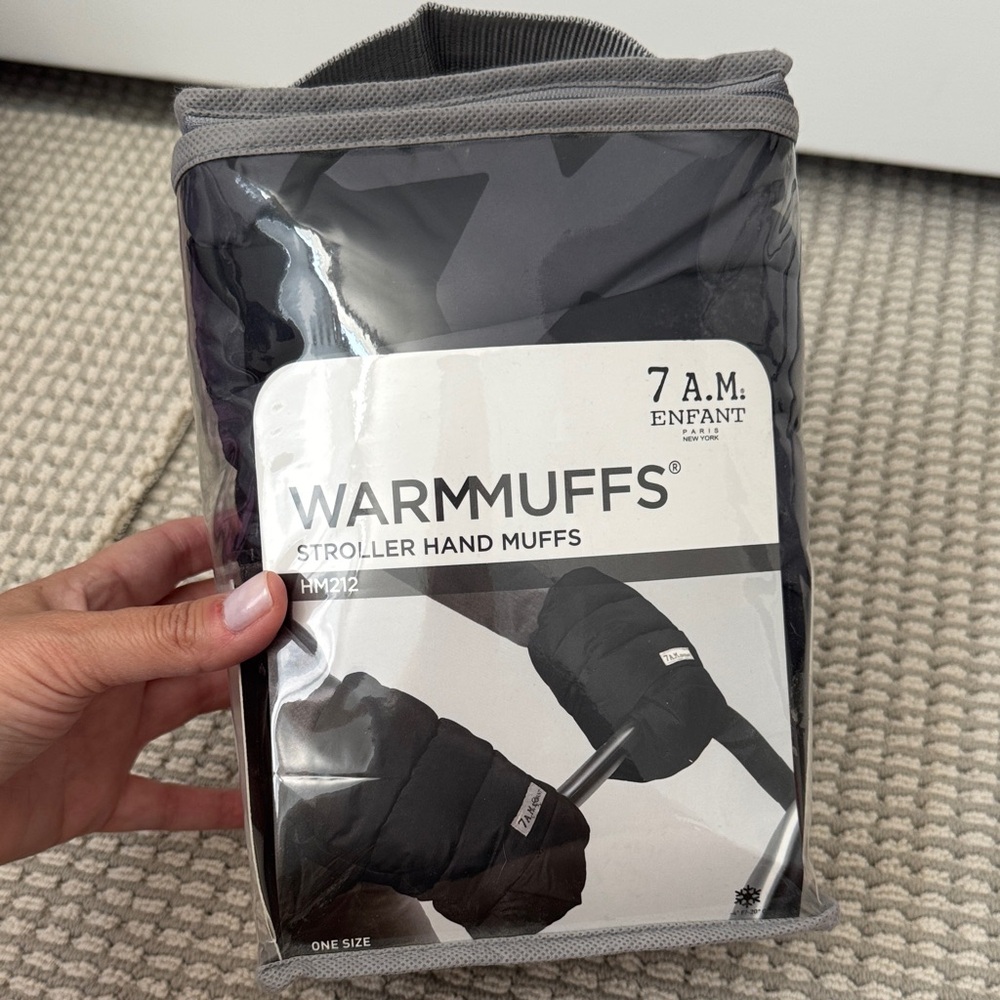 7 A.M. Enfant Black Stars Warmmuffs Stroller Hand Muffs